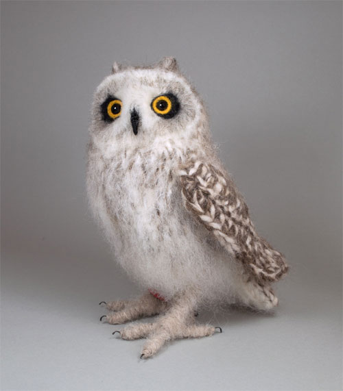 My Owl Barn: Life-Like Owl Sculptures by Jose Heroys