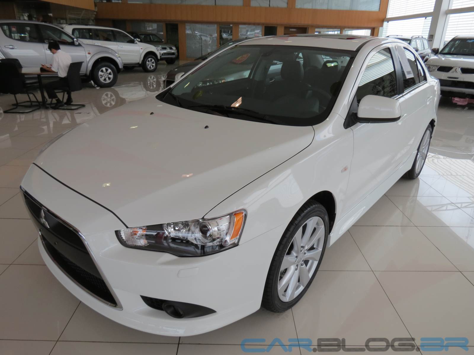 Mitsubishi Lancer GT AWD fotos, preço e especificações