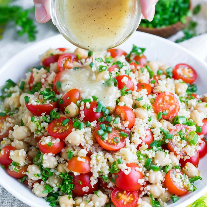 TOMATO QUINOA SALAD #vegetarian #easysalad