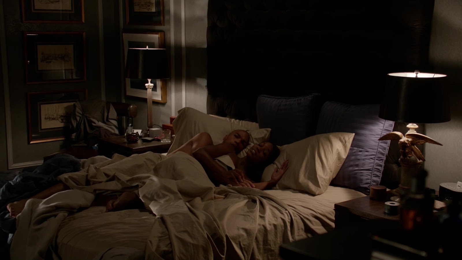 Kendrick Sampson shirtless in How To Get Away With Murder 2-08 "Hi, I&...