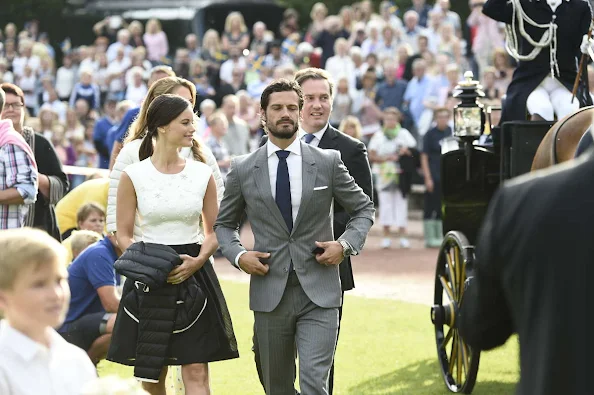  Crown Princess Victoria of Sweden, Prince Daniel of Sweden, Prince Carl Philip of Sweden and Princess Sofia of Sweden, Princess Madeleine of Sweden; Christopher O'Neill