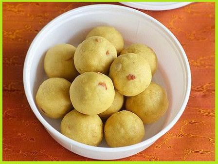 Moong Dal Laddu Recipe in Hindi