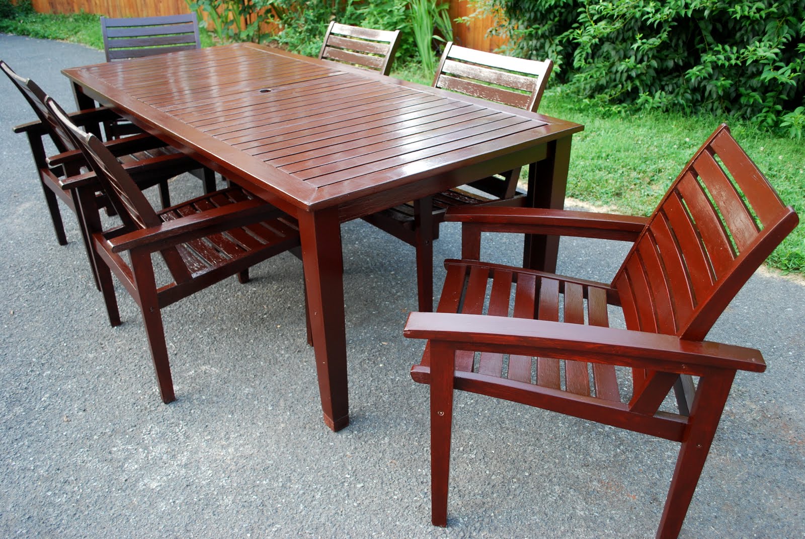 In the Little Yellow House Refinishing the Patio Furniture Sealed