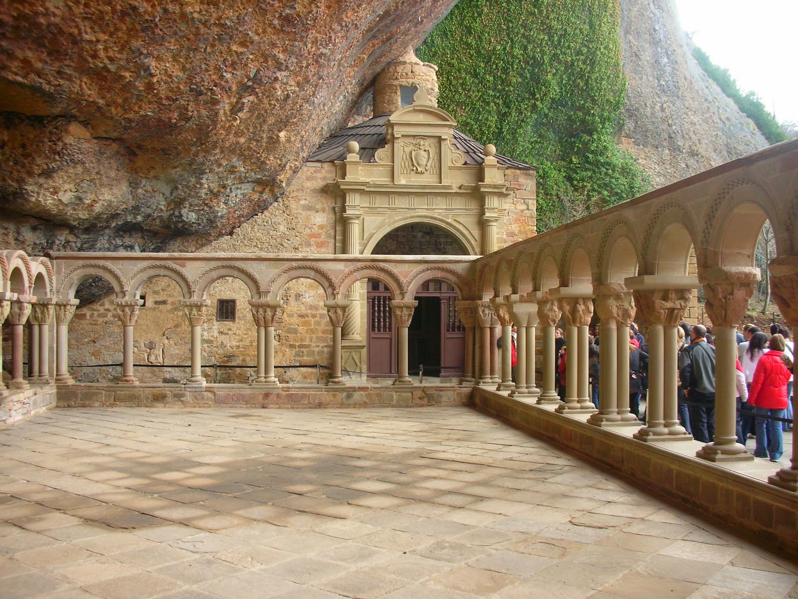 Real Monasterio de San Juan de la Peña Mi pequeño espacio Real Monasterio de San Juan de la Peña Mi pequeño espacio