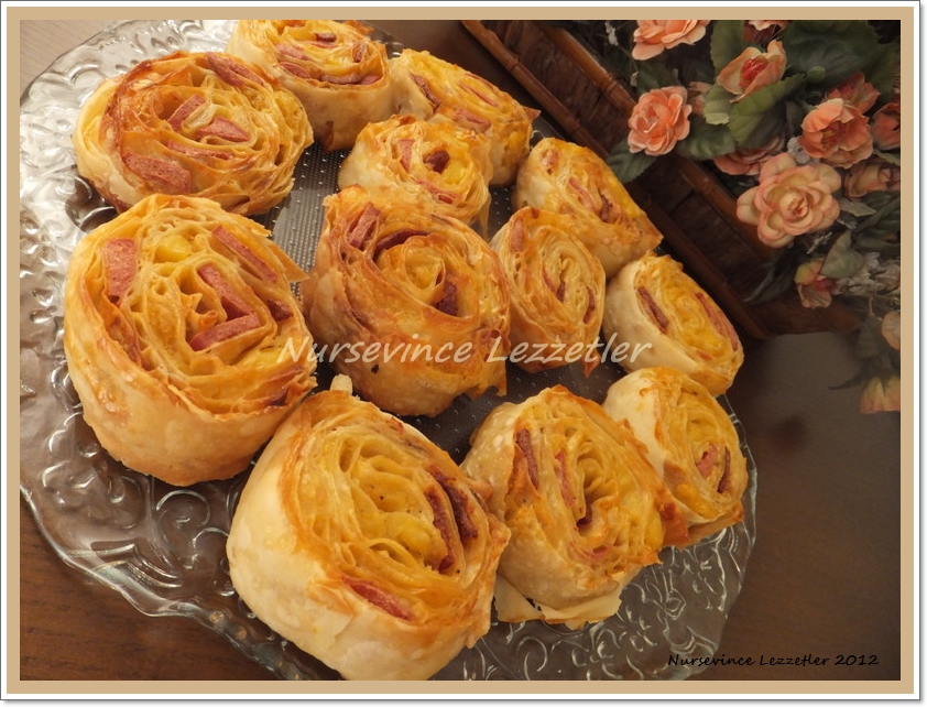 Renkli Rulo Börek Tarifi Yemek Tarifleri