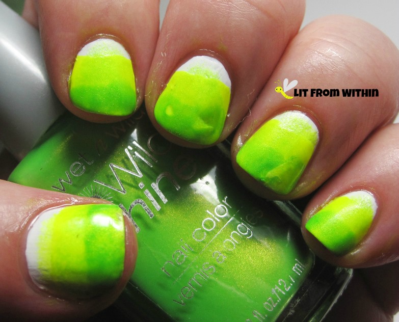 From the same Wet 'n Wild collection, I sponged on Nerd-Alert: Screech as a gradient.