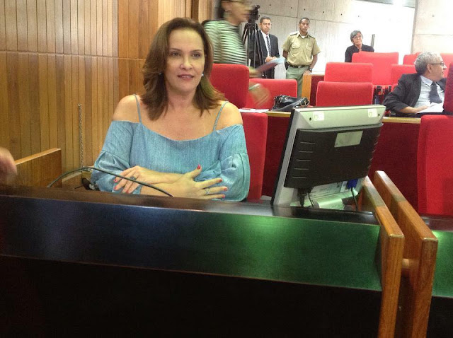 Resultado de imagem para Deputada Juliana