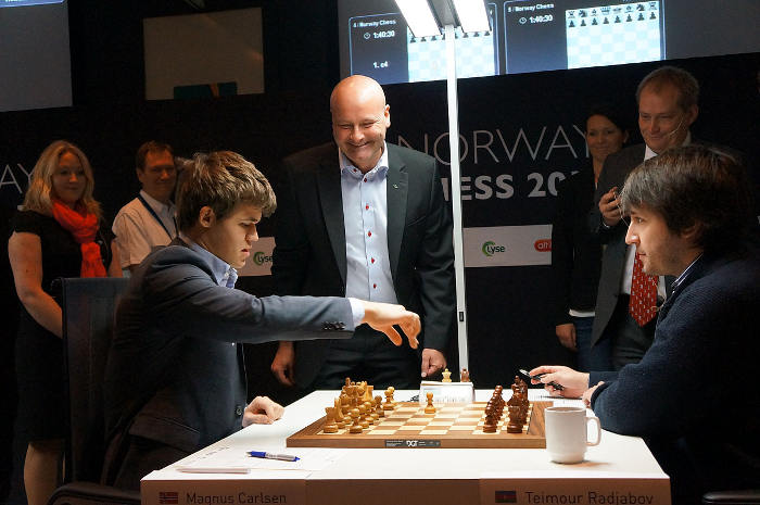 Échecs en Norvège : Magnus Carlsen (2868) 1-0 Teimour Radjabov (2745) © Site officiel 