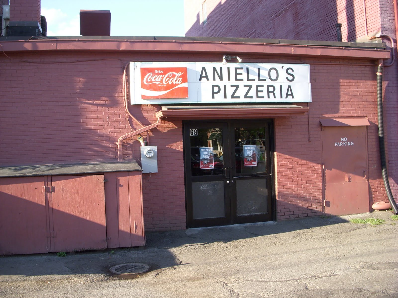 Beach Bear Villa, HHI Pizza Joints