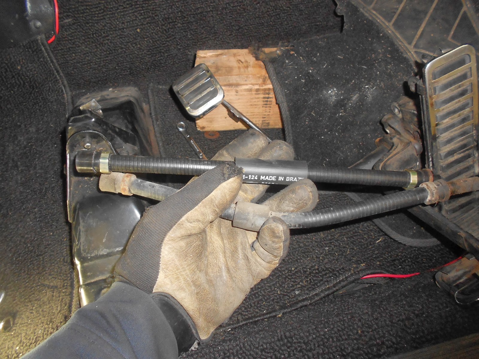 The Bug Boys Replacing a VW Bugs clutch cable and bowden tube.