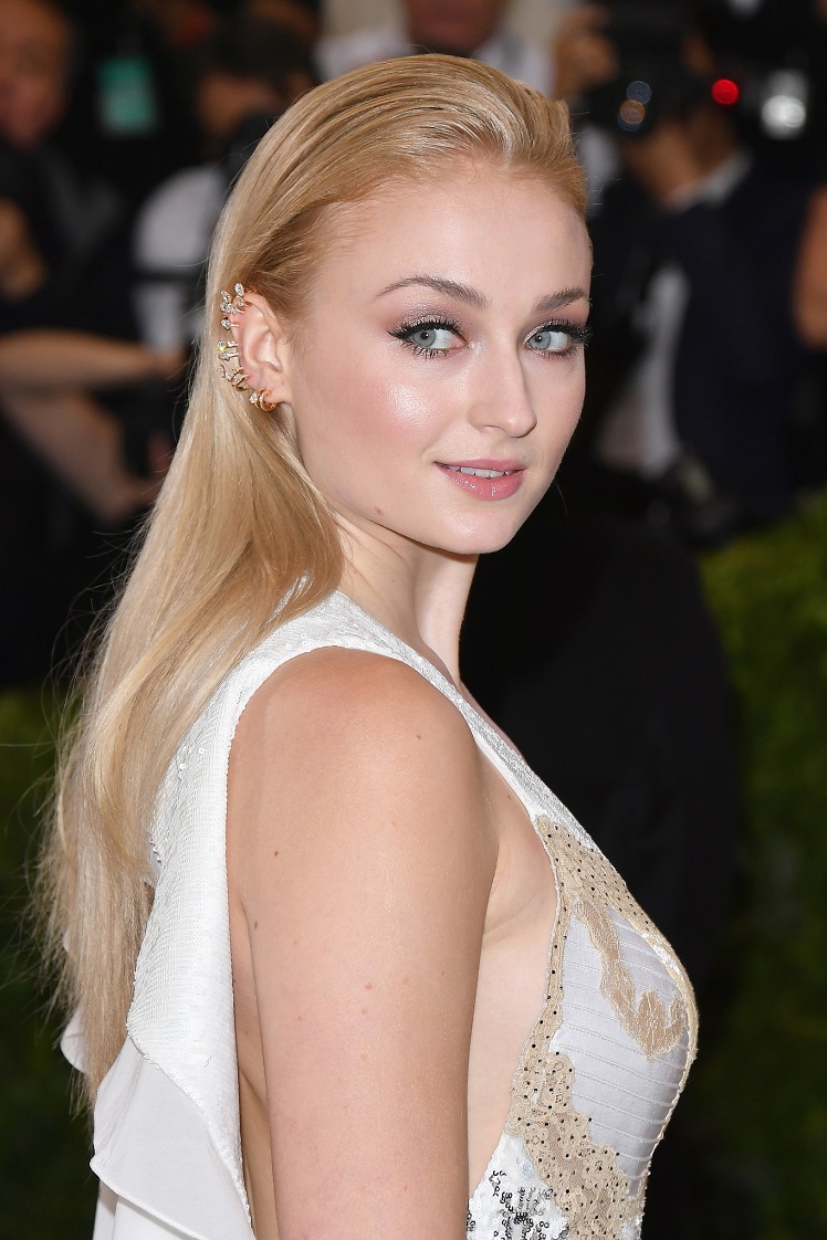 Sophie Turner Bio, Net Worth, Measurements, Body Statistics, Height