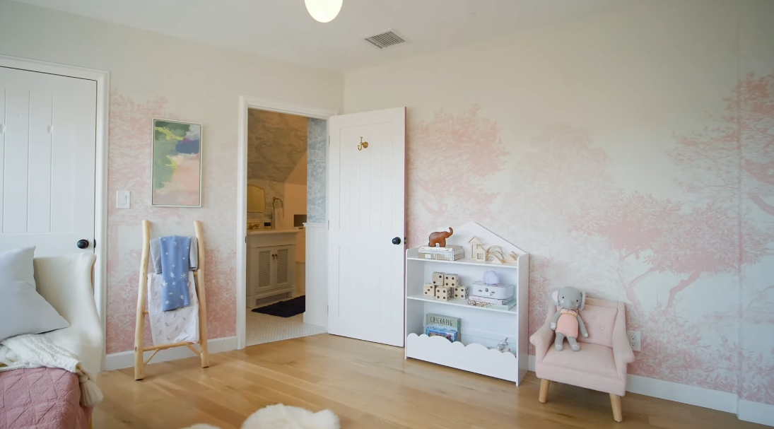 35 Interior Design Photos vs. 3438 Waverly Dr, Los Angeles Luxury Home Tour