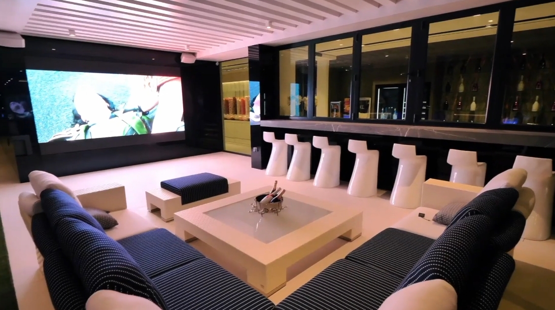 92 Interior Design Photos vs. ONE100, Palm Jumeirah Dubai Luxury Beach Mansion Tour