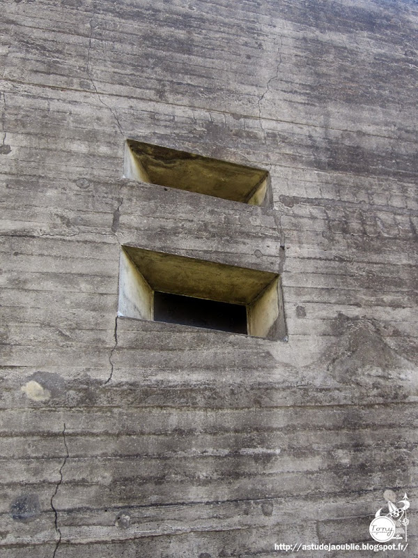Nevers - Eglise Sainte-Bernadette du Banlay Architectes: Claude Parent, Paul Virilio (Architecture Principe) Construction: 1963 - 1966 Nevers - Eglise Sainte-Bernadette du Banlay Architectes: Claude Parent, Paul Virilio (Architecture Principe) Construction: 1963 - 1966