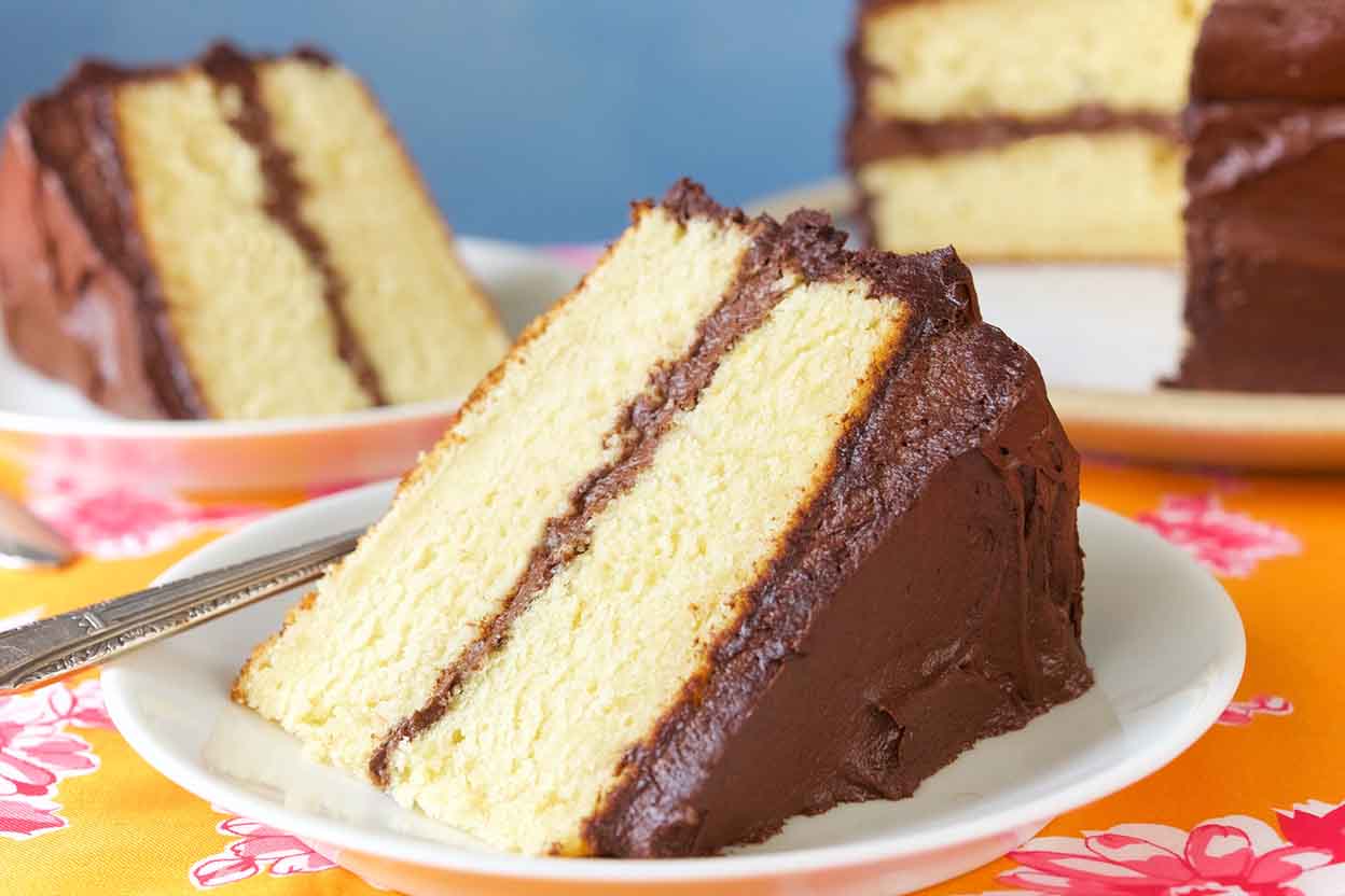 Торт в мультиварке рецепт с фото. Тортик в мультиварке. Вкусный торт в мультиварке. Шоколадный торт в мультиварке.