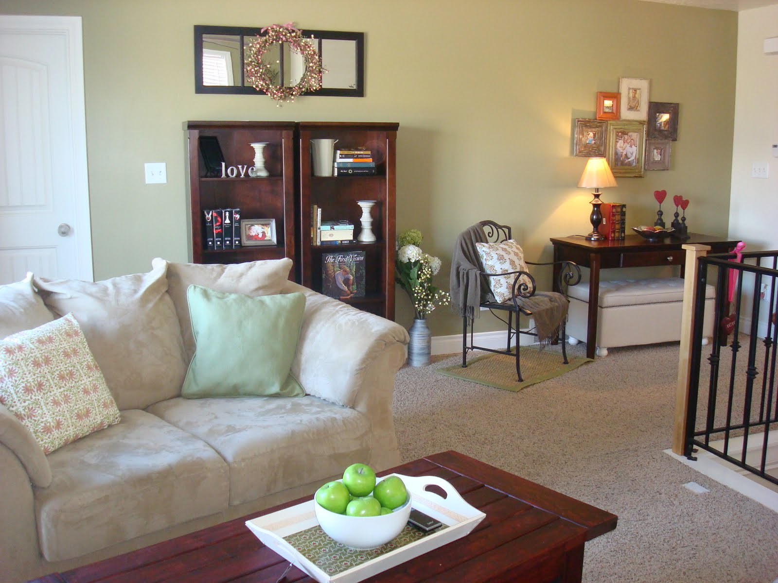 ImagineCozy: How to Accessorize a Living Room