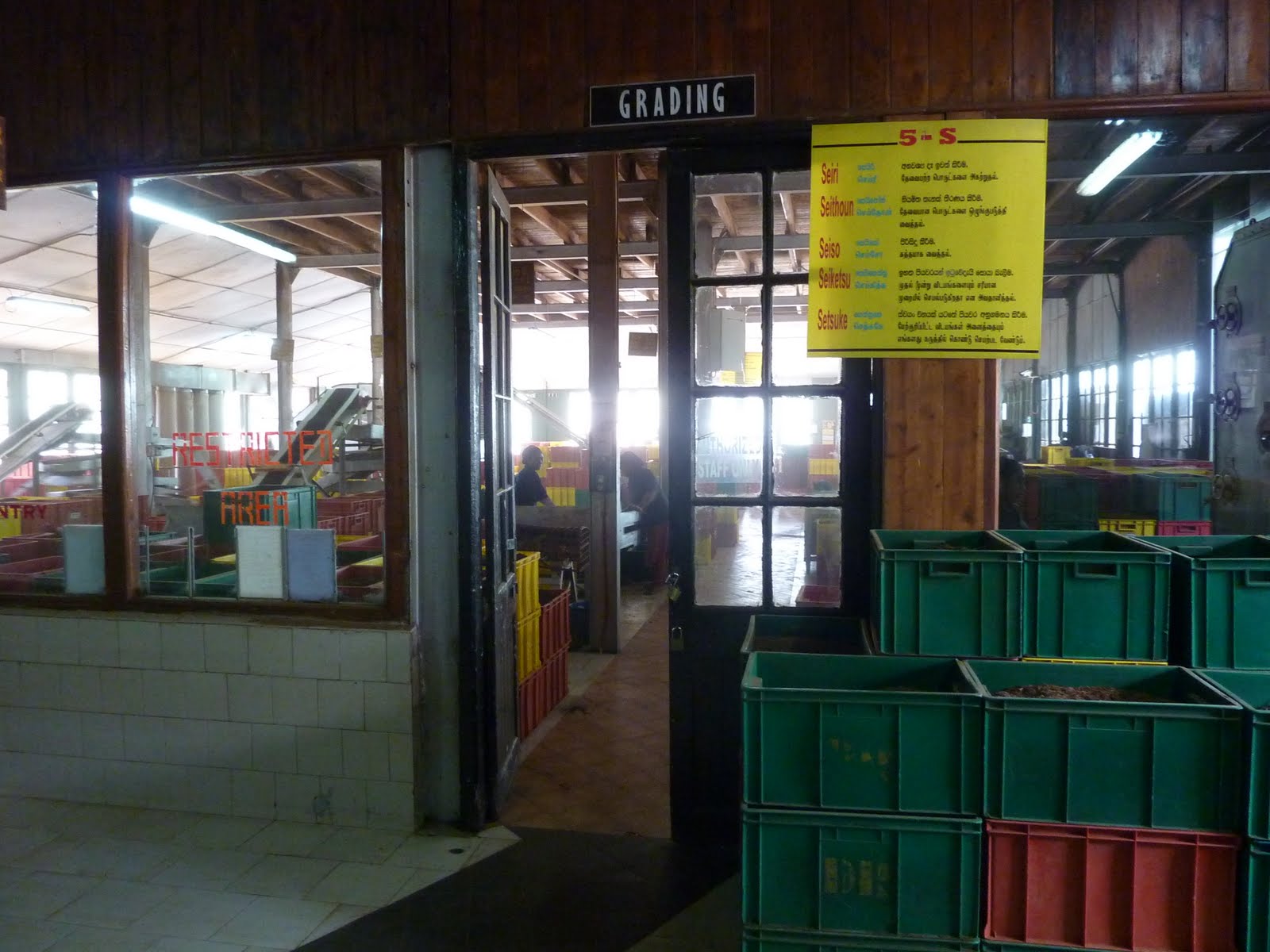 19 Days in Sri Lanka - 2011: Day 12 - Nuwara Eliya, Labookelie Tea ...