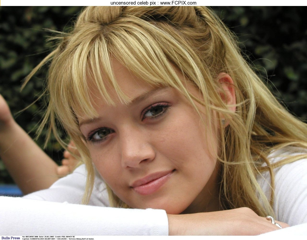 http://4.bp.blogspot.com/-fk_AUovJZQ0/UHC7Rhkj-ZI/AAAAAAAABhc/QwzOxxnJVCA/s1600/hilary-duff-sac-stilleri-5.jpg