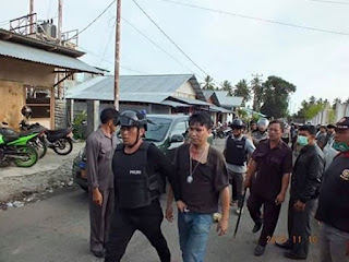 Jihad Fisabilillah Ini Dia Foto-Foto Laskar Salib Bitung Yang Menyerang Umat Islam http://infomasihariini.blogspot.com/2015/11/jihad-fisabilillah-ini-dia-foto-foto.html