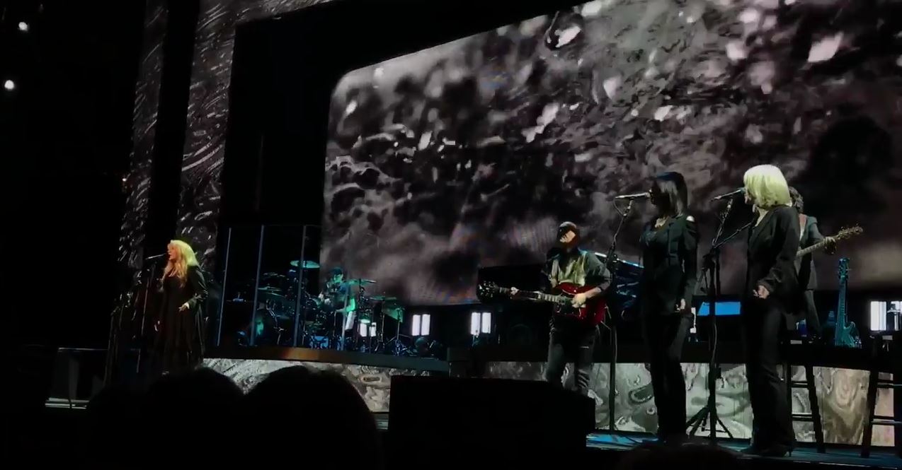 Fleetwood Mac News Review Stevie Nicks Live in Sacramento with The Pretenders December 13, 2016