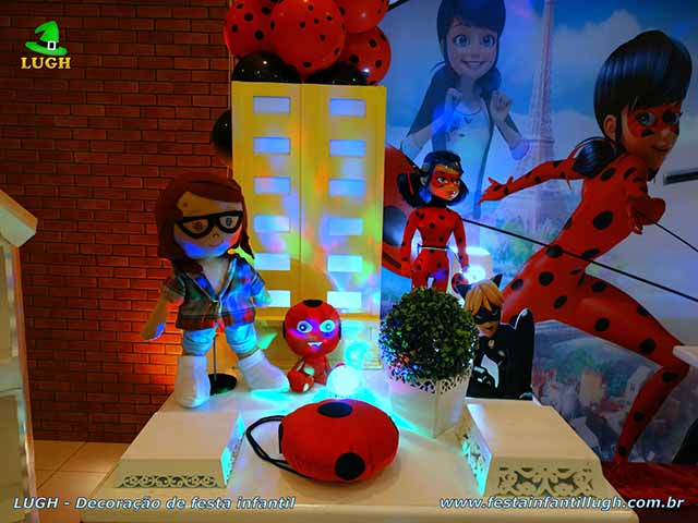 Decoração de festa infantil Ladybug - Miraculous - Cat Noir Decoração de festa infantil Ladybug - Miraculous - Aniversário