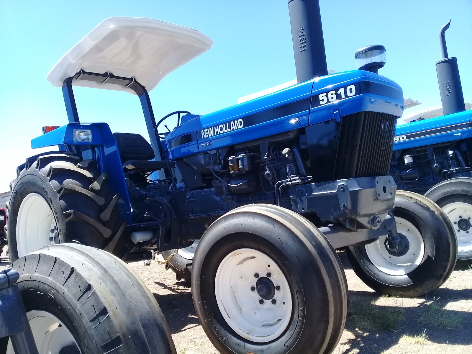 MAQUINARIA AGRICOLA INDUSTRIAL: Tractor Ford 5610 $14,500 Dlls.