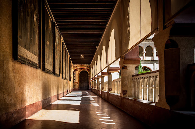 Claustro :: Canon EOS5D MkIII | ISO400 | Canon 24-105@28mm | f/5.6 | 1/125s Claustro :: Canon EOS5D MkIII | ISO400 | Canon 24-105@28mm | f/5.6 | 1/125s