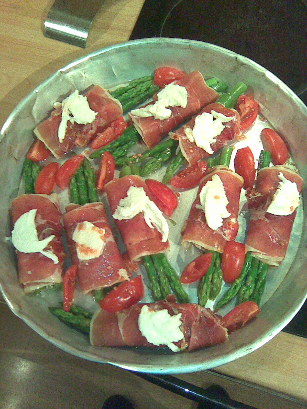 Exquisite&Delicious Asparagus Wrapped in Parma Ham