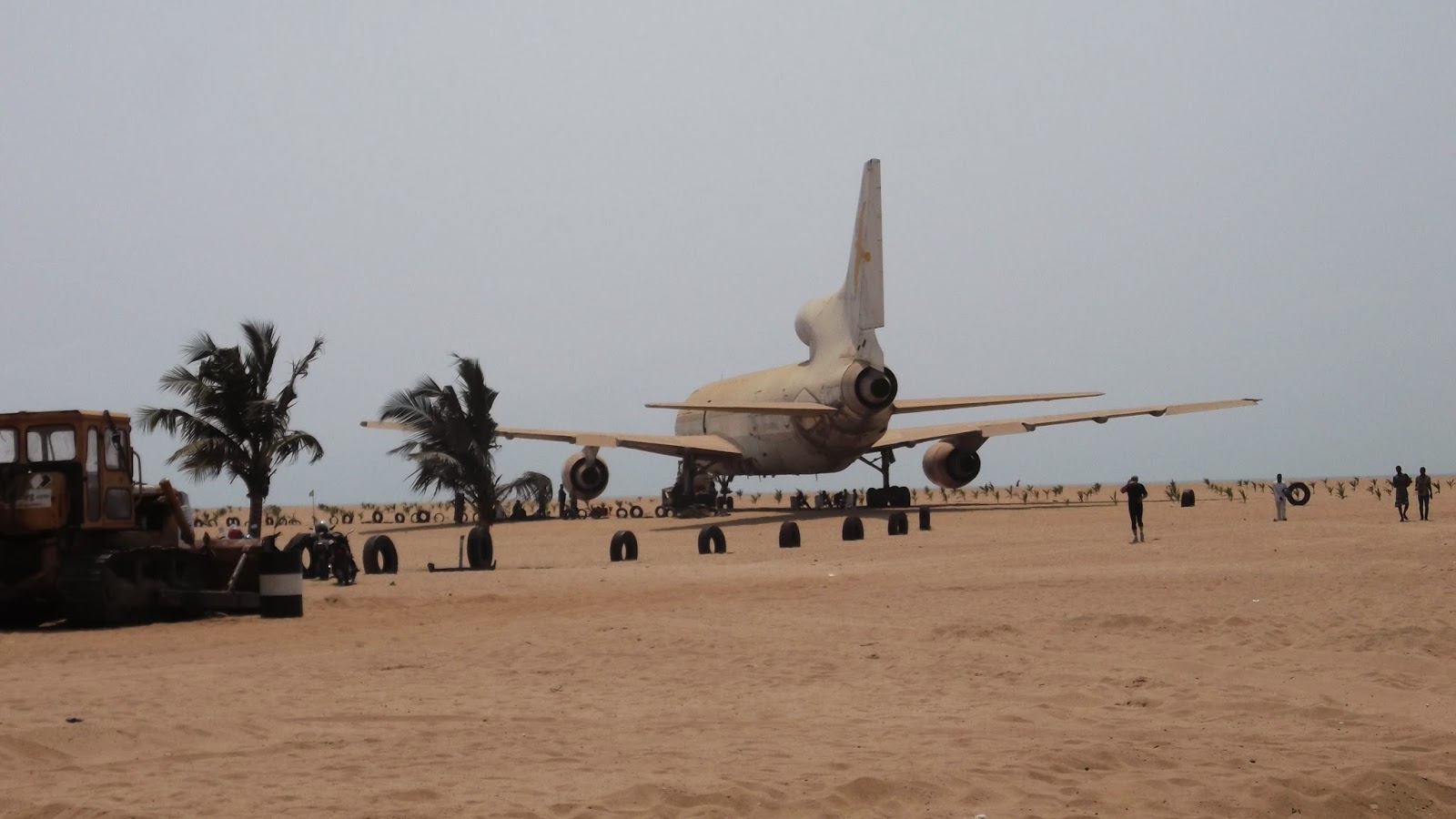 Globe-blogger.net: Le barakah, un avion échoué à Cotonou
