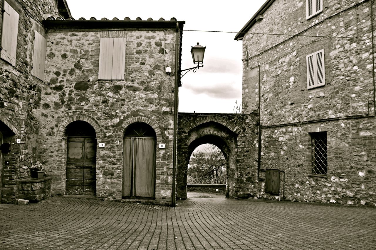 vivere a pierino il castello di Murlo