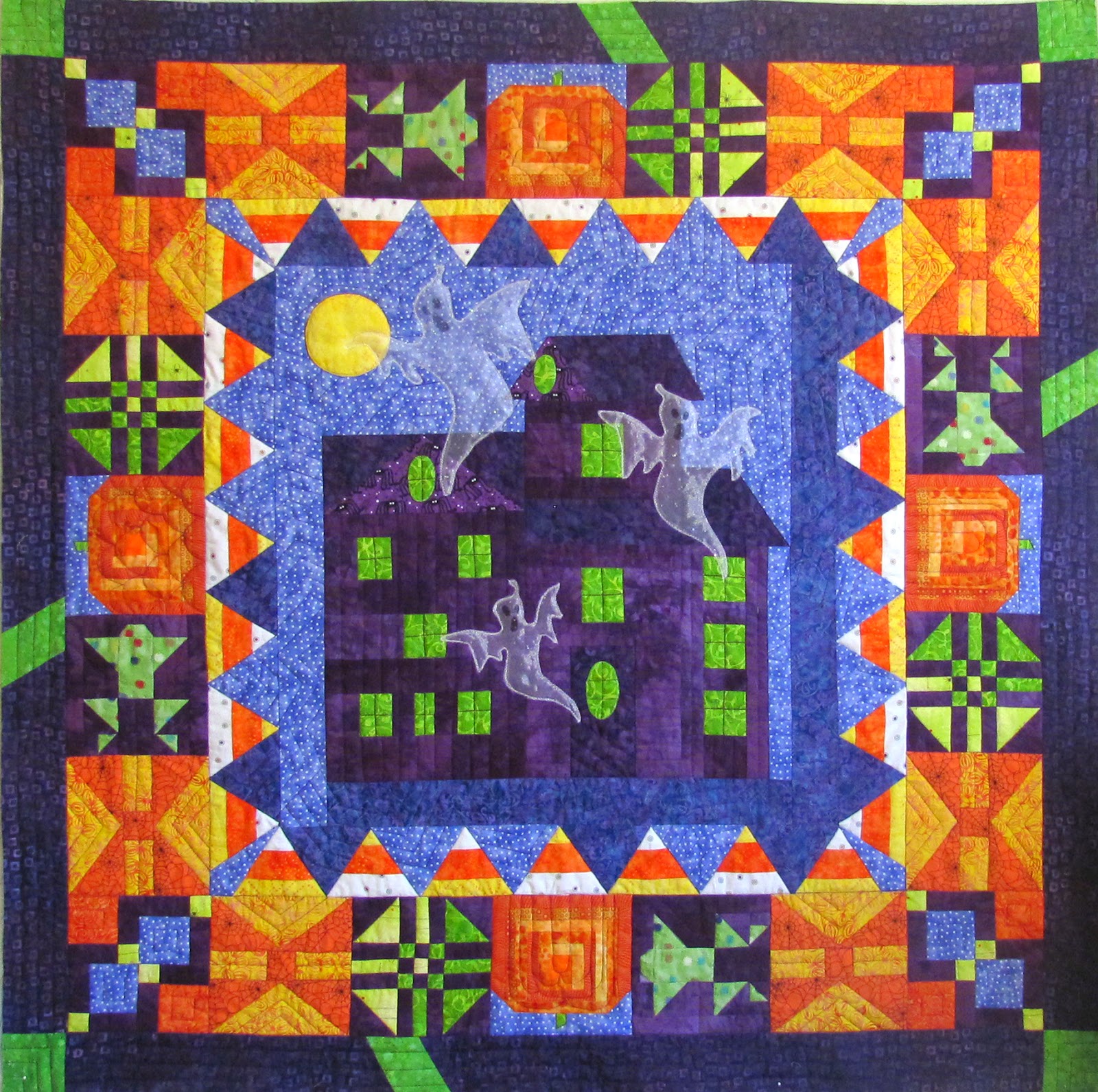Peck's Pieces HoWlinG HauNteD HoUsE Wall Quilt Finishes with last 2 Blocks