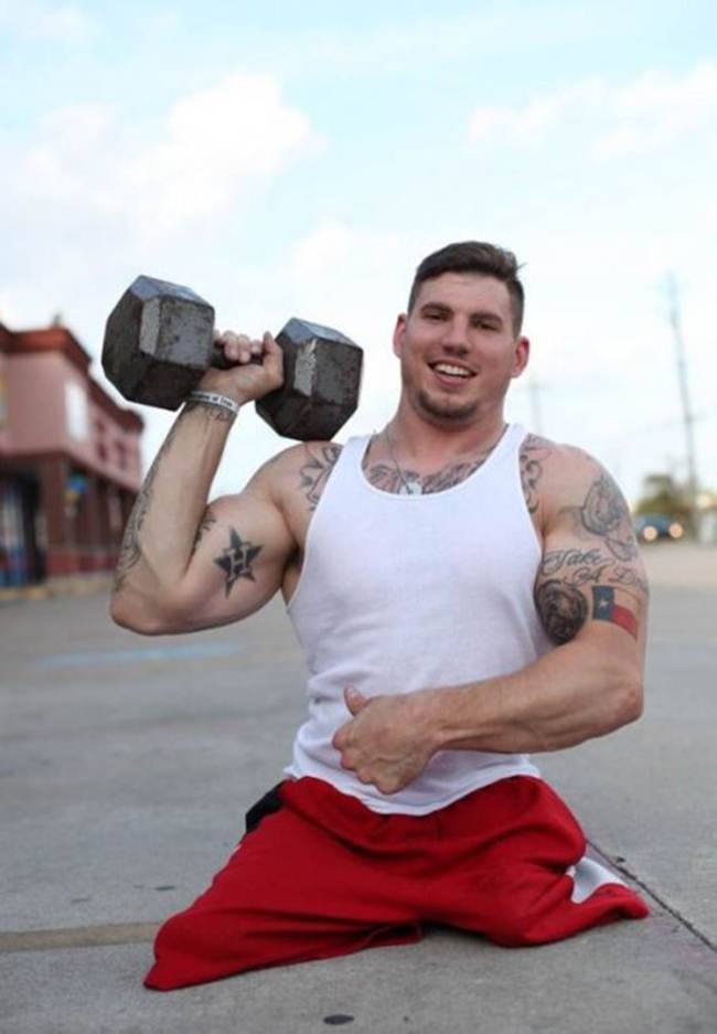 Legless Young Man Became The Coach Of CrossFit Desert