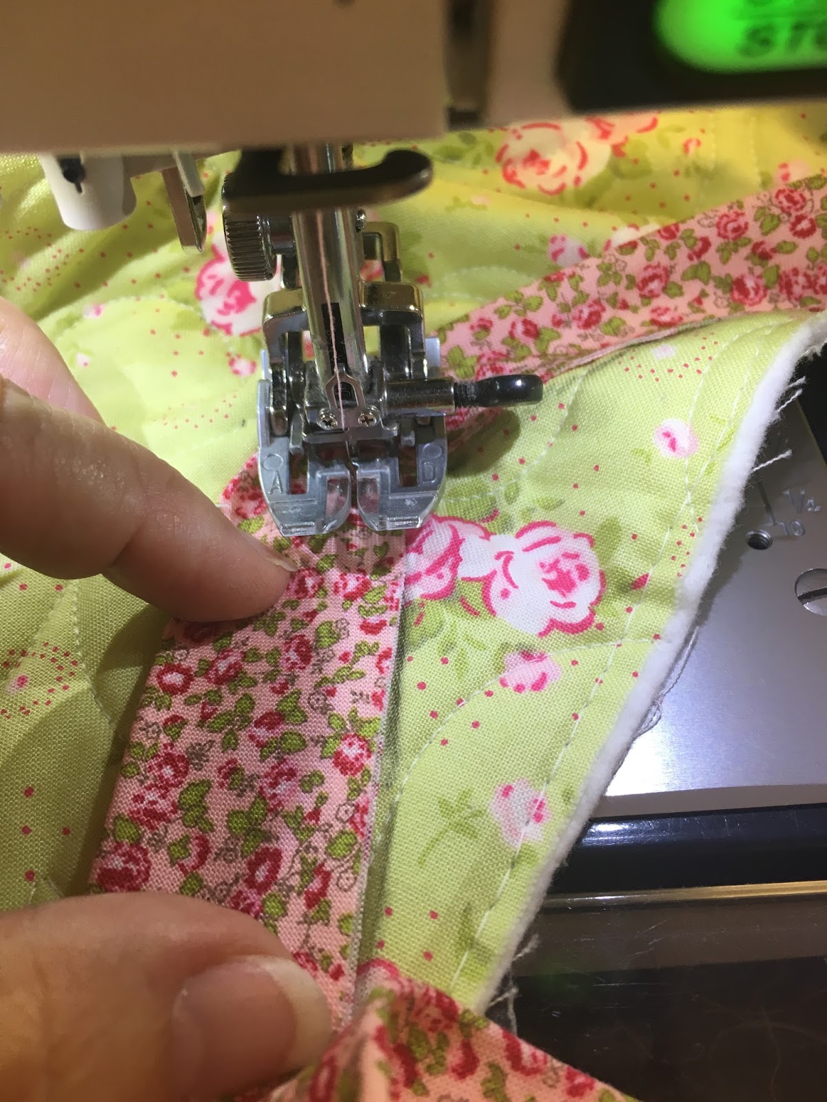 Butterfly Threads How To Make a Scalloped Quilt Binding