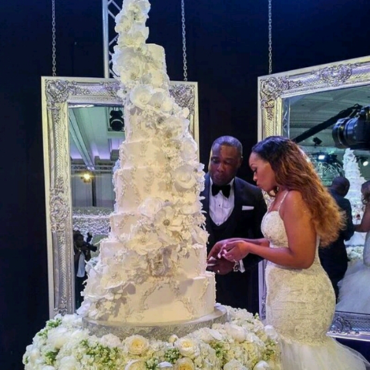 PHOTOS: You need to see Davido's sister Coco's massive wedding cake PHOTOS: You need to see Davido's sister Coco's massive wedding cake