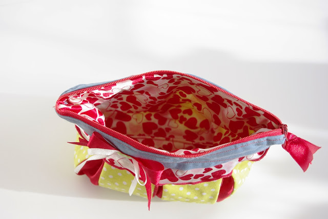Upcycling Kosmetiktasche Susie von Pattydoo Upcycling Kosmetiktasche Susie von Pattydoo