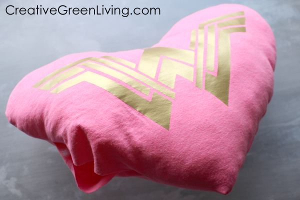 What to do with an old t-shirt - turn it into a cool pillow