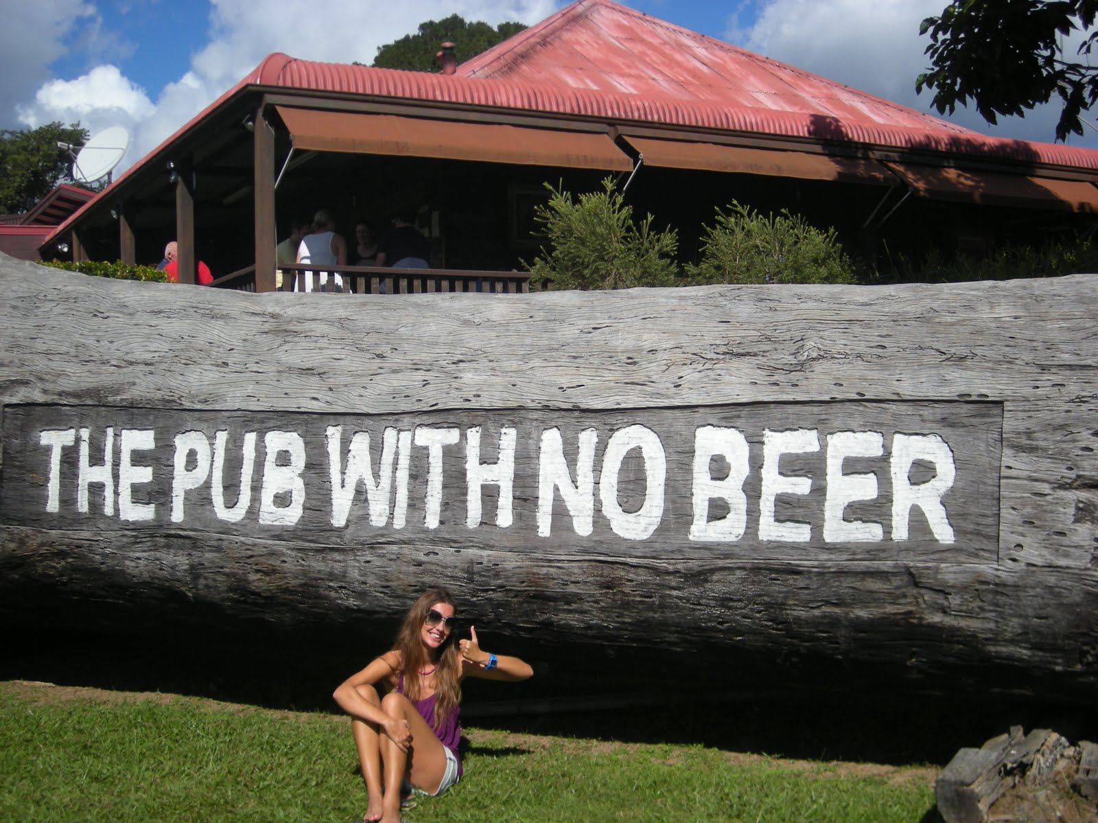 THE PUB WITH NO BEER Sofia in Australia