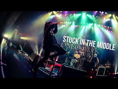 [Lirik dan Terjemahan] ONE OK ROCK - Stuck in the Middle - Omoide Music