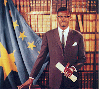 PATRICE ÉMERY LUMUMBA (NÉ LE 2 JUILLET 1925 À ONALUA, CONGO BELGE - ET MORT ( † ) ASSASSINÉ LE 17 JANVIER 1961 AU KATANGA) FUT LE PREMIER PREMIER MINISTRE DE LA RÉPUBLIQUE DÉMOCRATIQUE DU CONGO DE JUIN À SEPTEMBRE 1960.