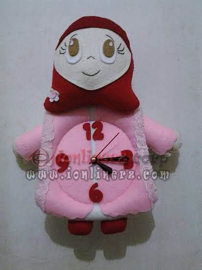 Jam Dinding Flanel Karakter Kartun Boneka Muslim Cewek / Cowok Jam Dinding Flanel Karakter Kartun Boneka Muslim Cewek / Cowok
