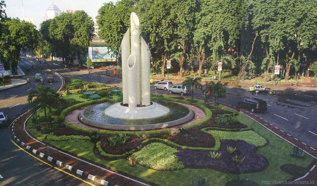 pilar monumen bambu runcing surabaya pilar monumen bambu runcing surabaya