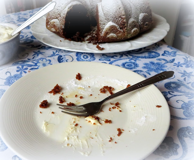 Gingerbread Cake with Lemon Cream