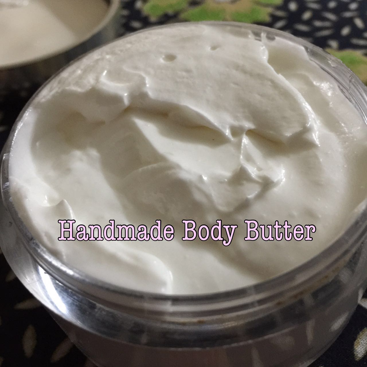 Body Lotion vs Body Butter coba tema
