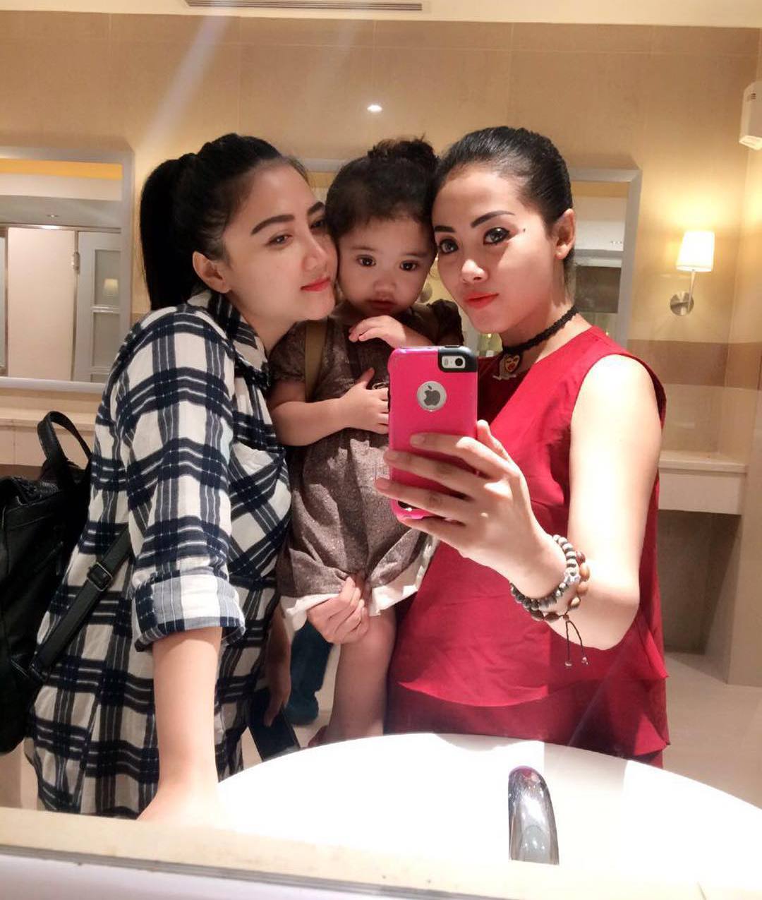 Koleksi Terbaru Hot Seksi Irma Permatasari 2016 - Penyanyi Dangdut Ria Koleksi Terbaru Hot Seksi Irma Permatasari 2016 - Penyanyi Dangdut Ria