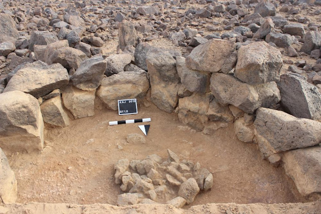 Prehistoric fortifications found in the Basalt Desert of Eastern Jordan Prehistoric fortifications found in the Basalt Desert of Eastern Jordan