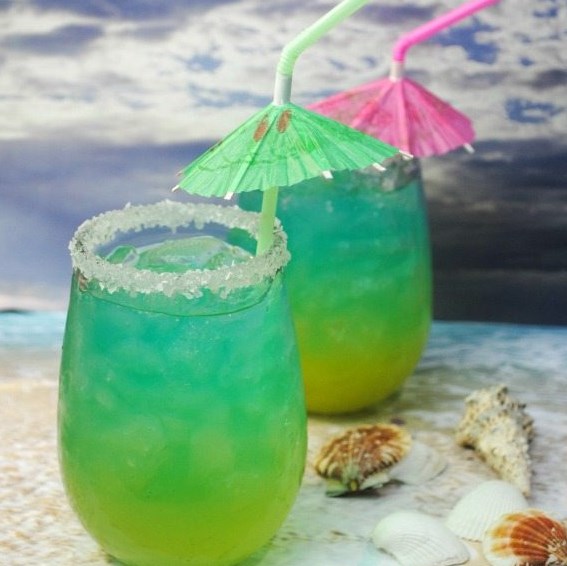 Tropical Storm Punch Cocktails #Drink #Summer