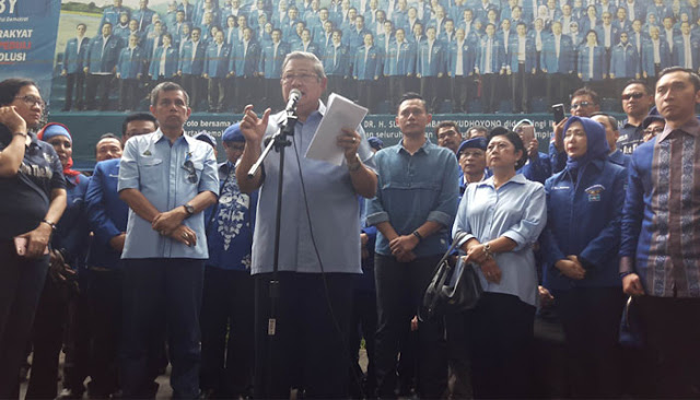'Perang' SBY Dalam Menegakkan Keadilan 'Perang' SBY Dalam Menegakkan Keadilan