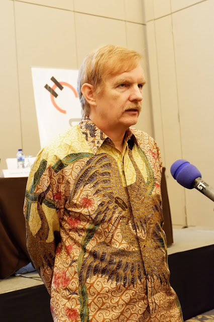 Gary Schutz Presiden Direktur Holcim Indonesia