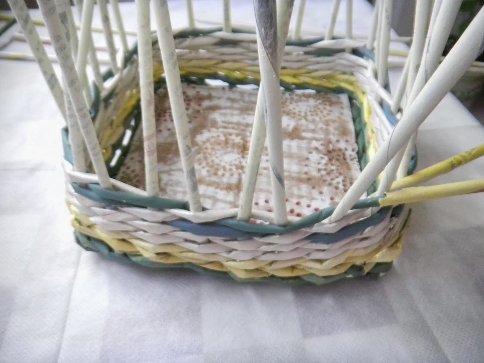 Gazeteden Sepet Hangi Boya Ile Boyanır Negema