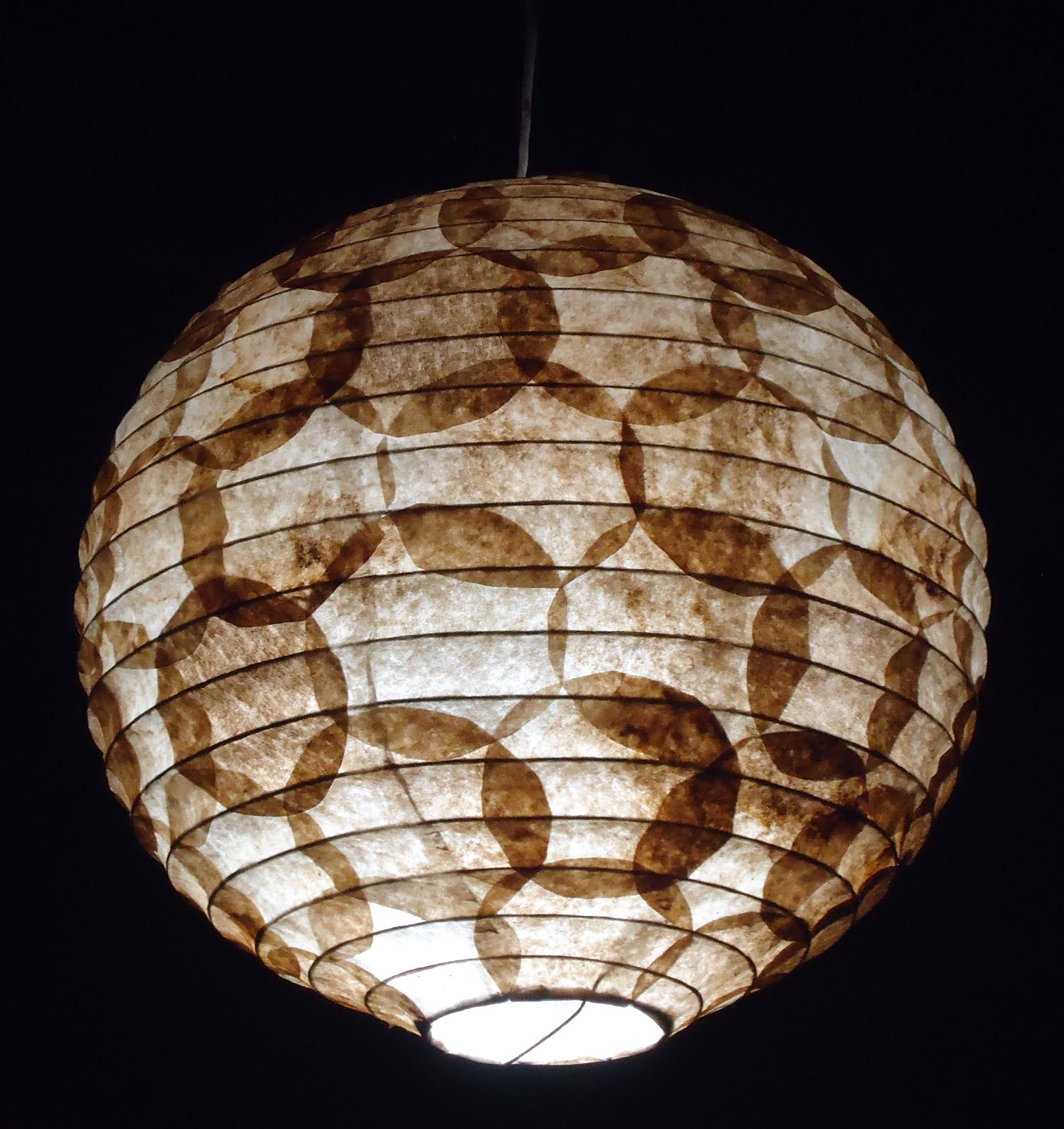 Reciclarte LUMINÁRIA JAPONESA RESTAURADA COM COADORES DE CAFÉ